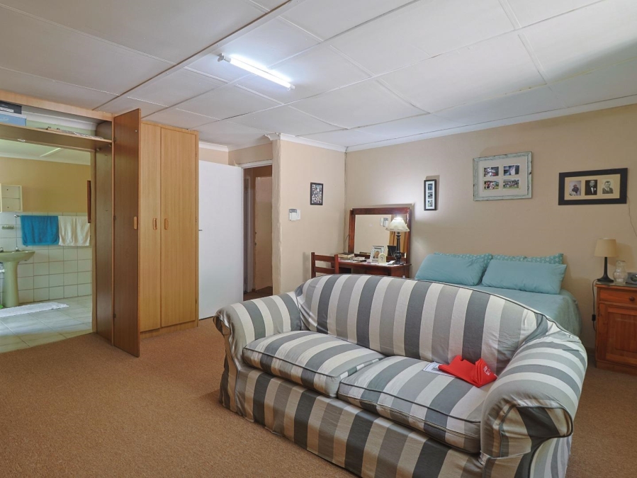 5 Bedroom Property for Sale in Gansbaai Central Western Cape